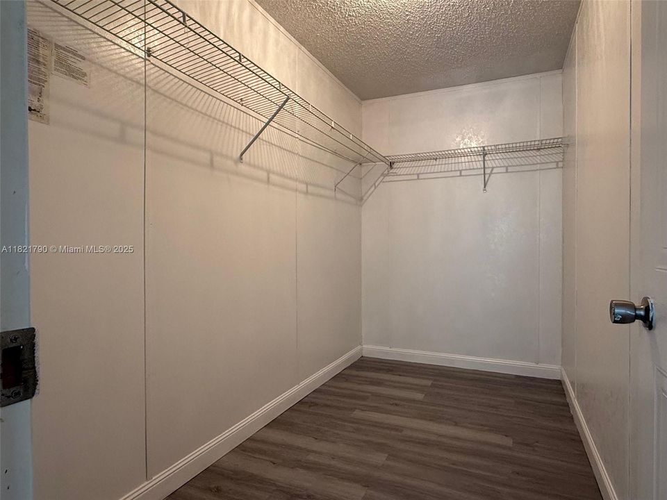 Vendido Recientemente: $280,000 (3 camas, 2 baños, 0 Pies cuadrados)