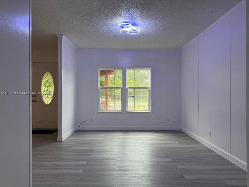 Vendido Recientemente: $280,000 (3 camas, 2 baños, 0 Pies cuadrados)