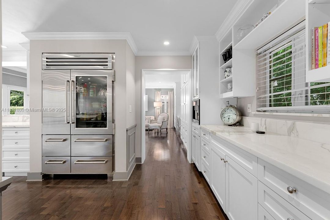 Recently Sold: $6,995,000 (4 beds, 4 baths, 3663 Square Feet)