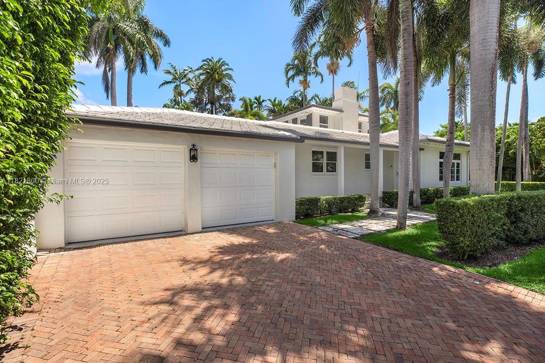 Recently Sold: $6,995,000 (4 beds, 4 baths, 3663 Square Feet)