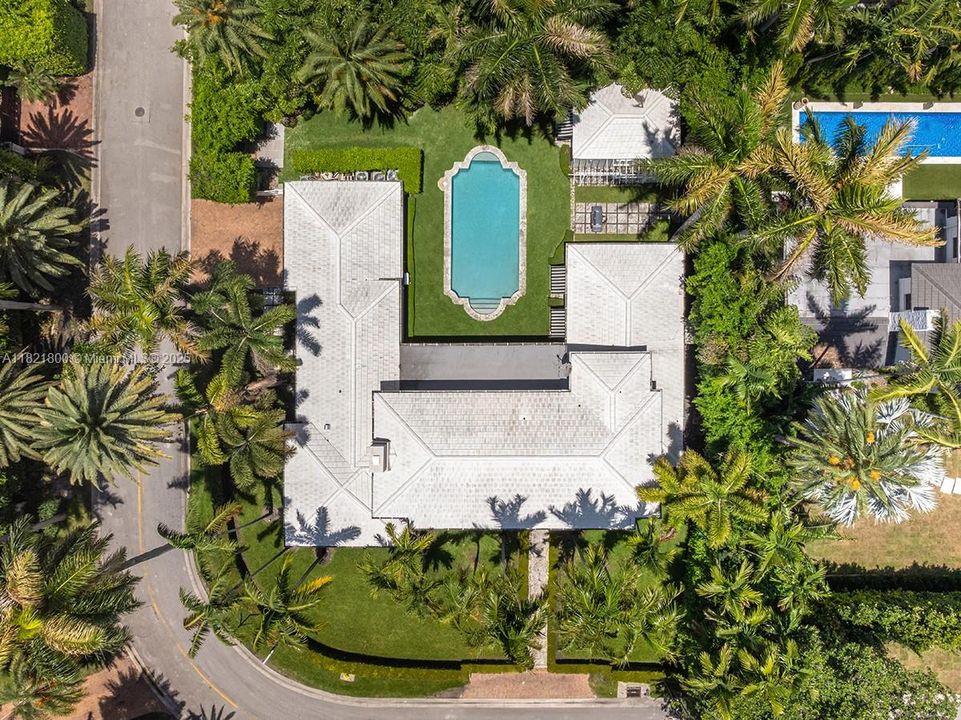 Recently Sold: $6,995,000 (4 beds, 4 baths, 3663 Square Feet)