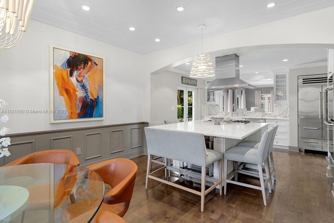 Recently Sold: $6,995,000 (4 beds, 4 baths, 3663 Square Feet)