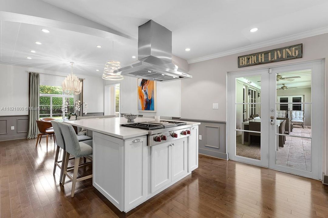 Recently Sold: $6,995,000 (4 beds, 4 baths, 3663 Square Feet)