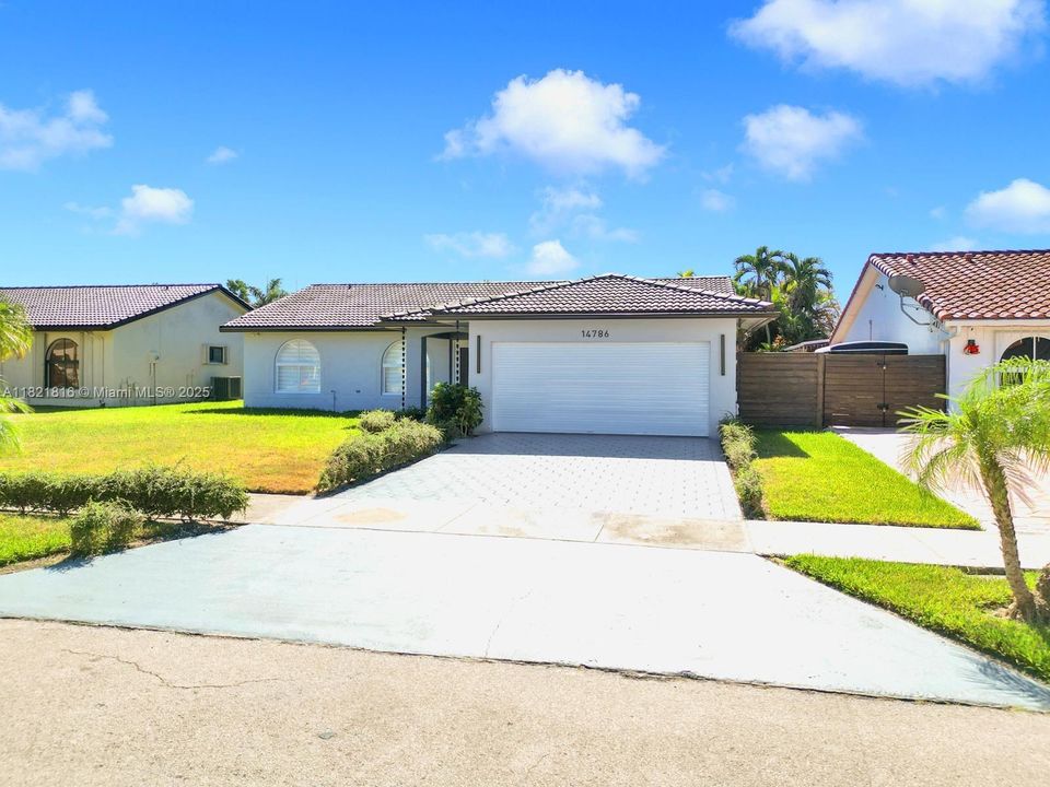 Recently Rented: $5,000 (3 beds, 2 baths, 1345 Square Feet)