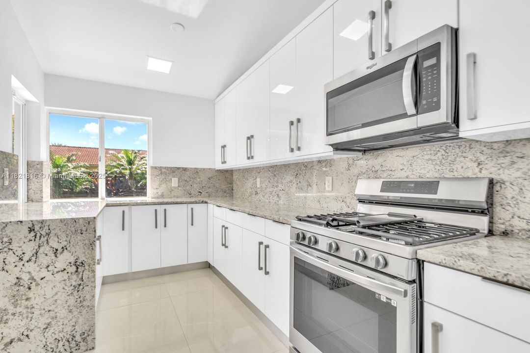 Recently Rented: $5,000 (3 beds, 2 baths, 1345 Square Feet)