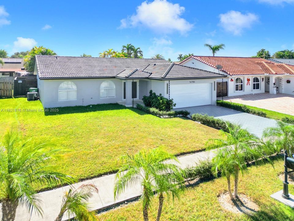 Recently Rented: $5,000 (3 beds, 2 baths, 1345 Square Feet)