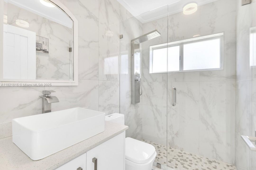 Recently Rented: $5,000 (3 beds, 2 baths, 1345 Square Feet)