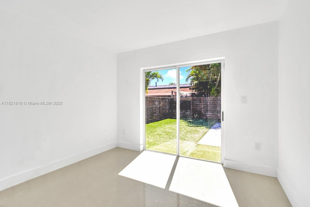 Recently Rented: $5,000 (3 beds, 2 baths, 1345 Square Feet)