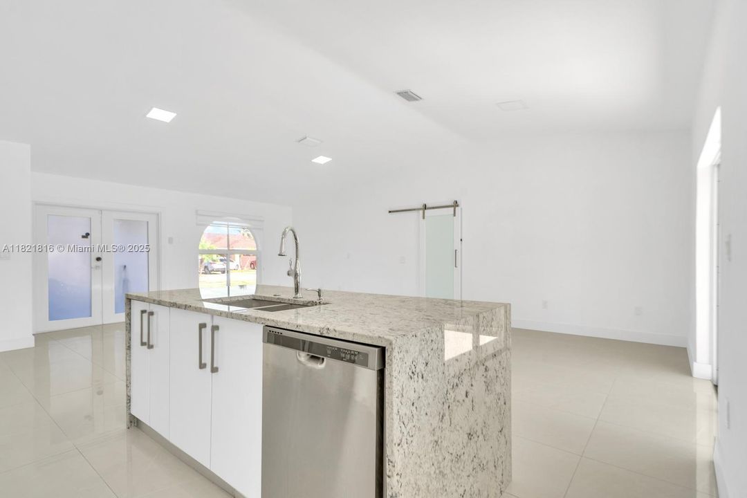 Recently Rented: $5,000 (3 beds, 2 baths, 1345 Square Feet)