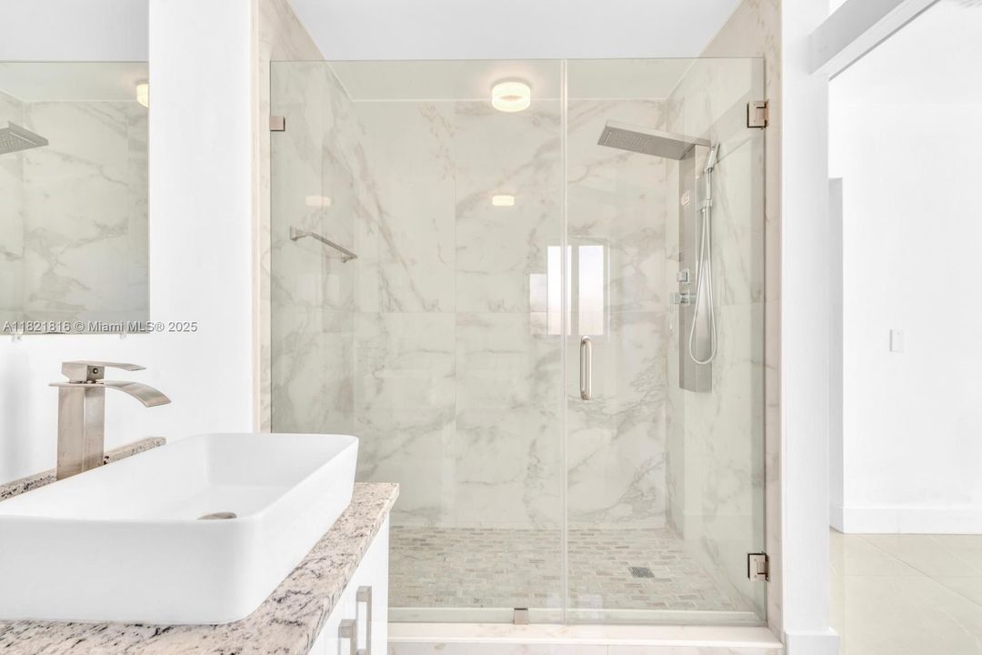 Recently Rented: $5,000 (3 beds, 2 baths, 1345 Square Feet)