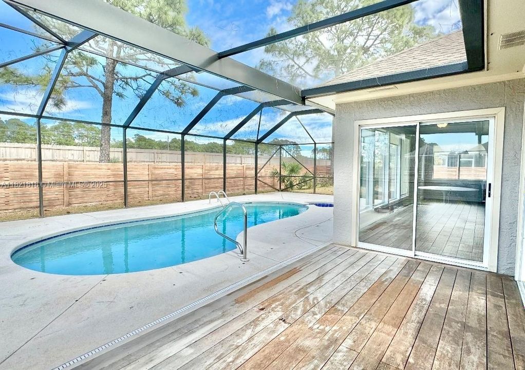 For Sale: $590,000 (5 beds, 3 baths, 2635 Square Feet)