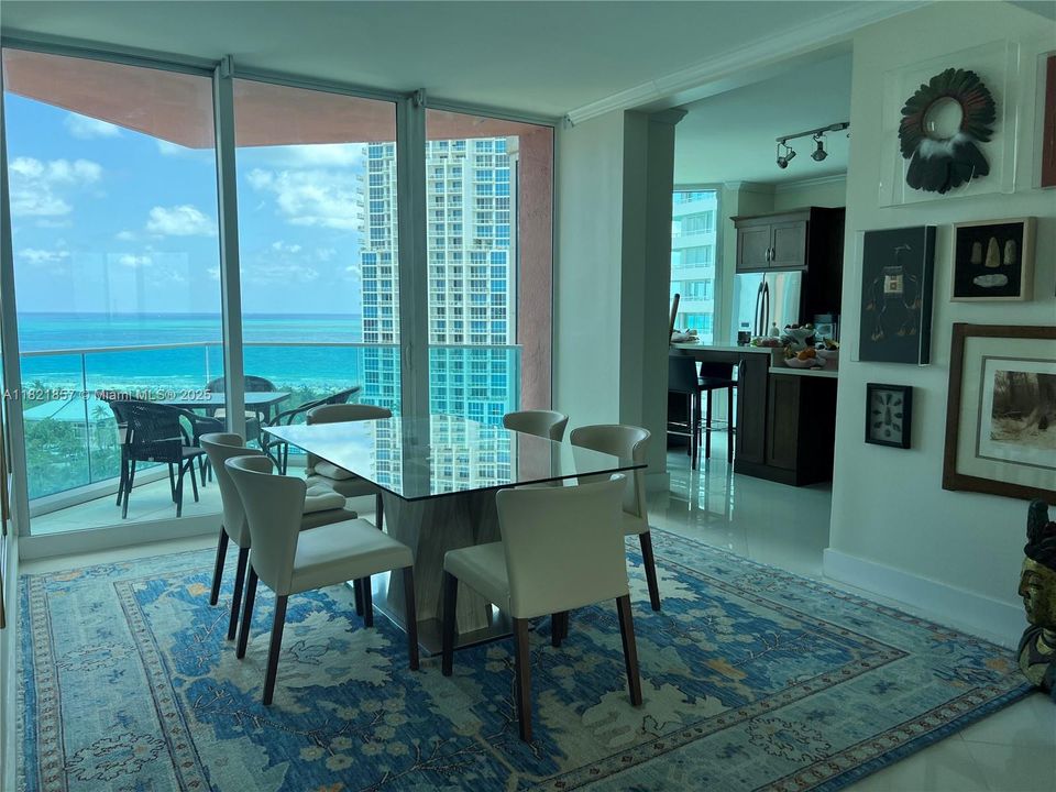 Vendido Recientemente: $2,350,000 (2 camas, 2 baños, 2040 Pies cuadrados)