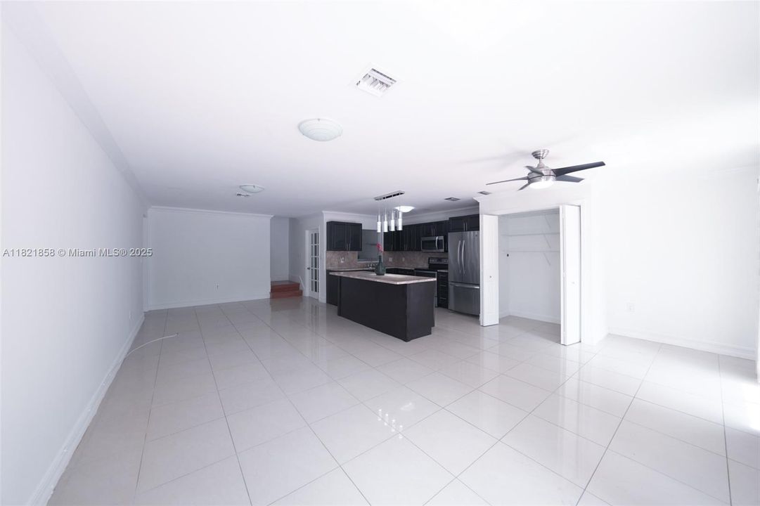 Recently Rented: $3,750 (4 beds, 3 baths, 1880 Square Feet)