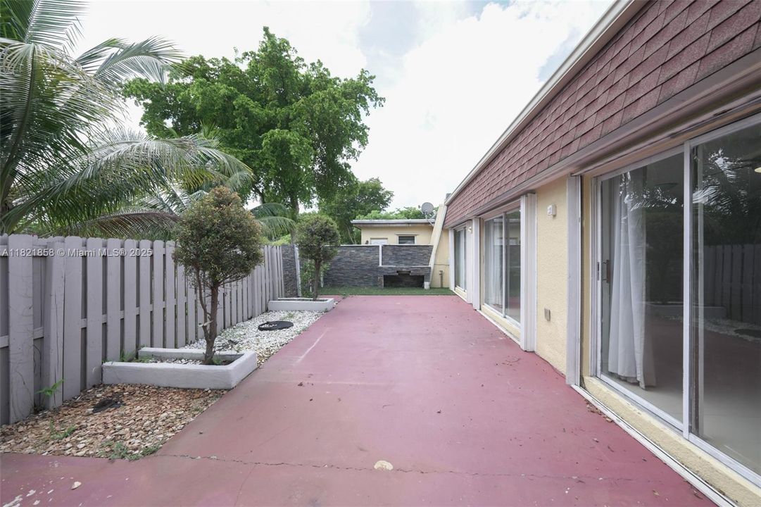 Recently Rented: $3,750 (4 beds, 3 baths, 1880 Square Feet)