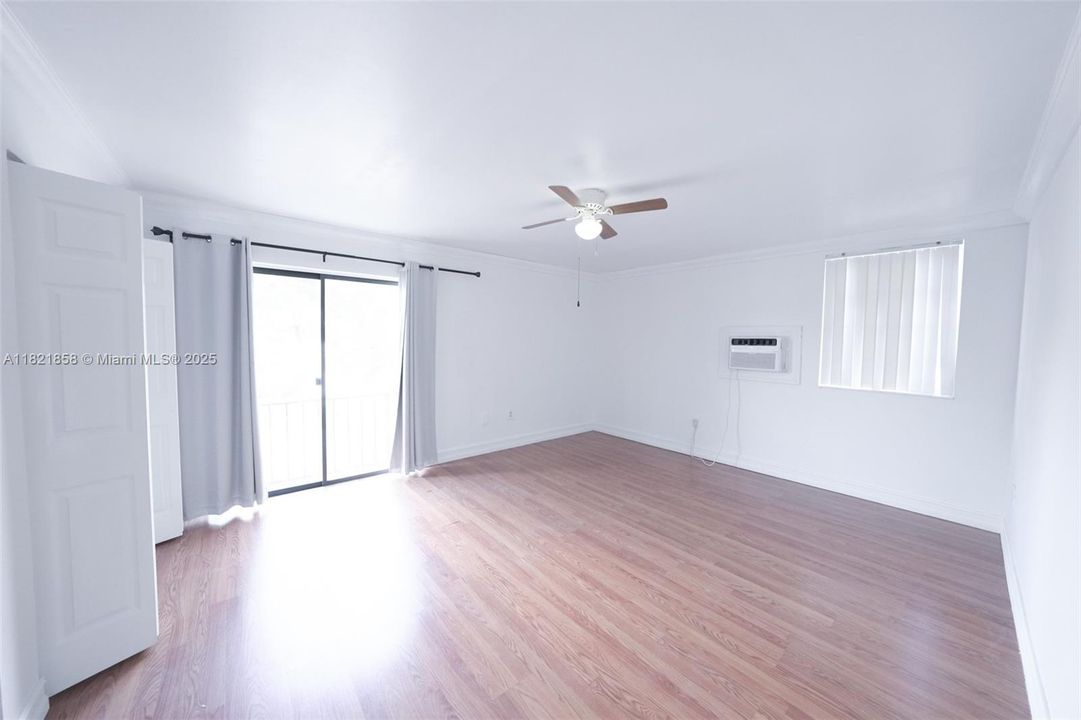 upstairs master bedroom