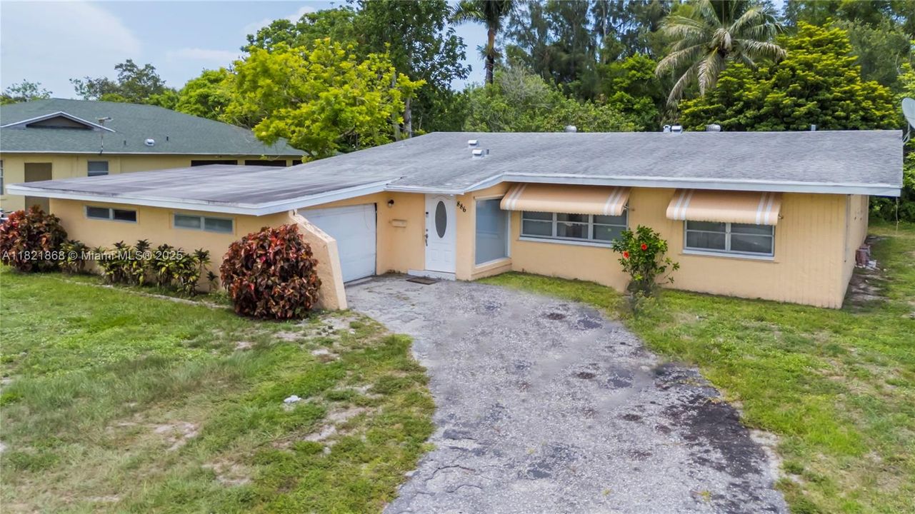 Недавно продано: $385,000 (3 спален, 2 ванн, 2163 Квадратных фут)