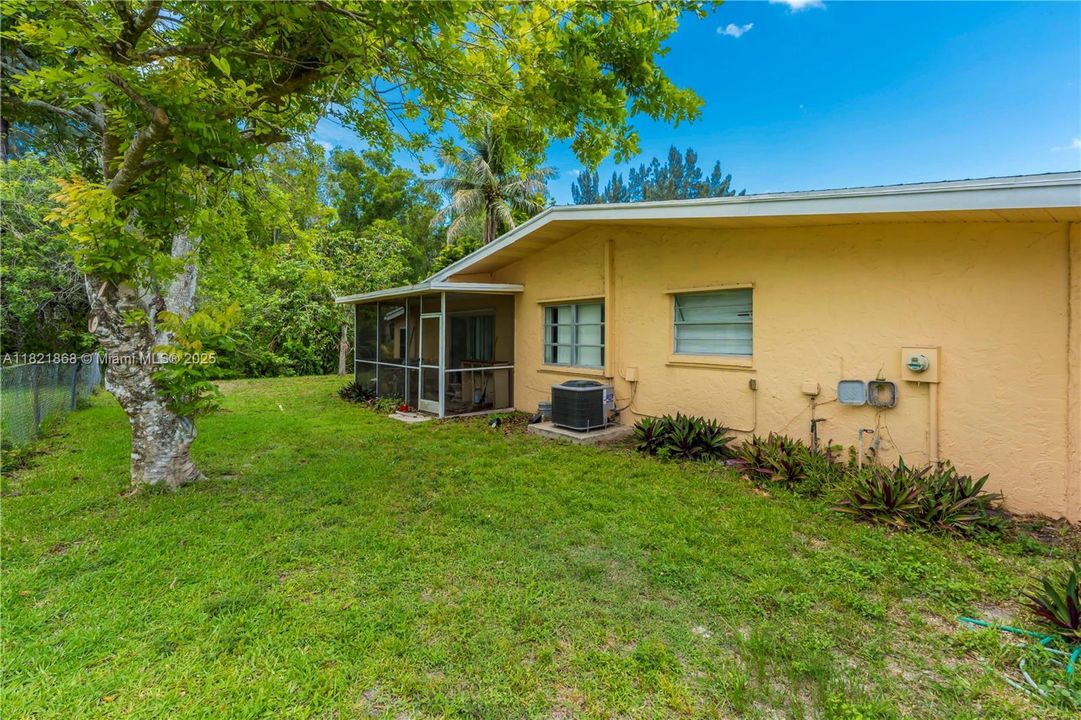 Недавно продано: $385,000 (3 спален, 2 ванн, 2163 Квадратных фут)