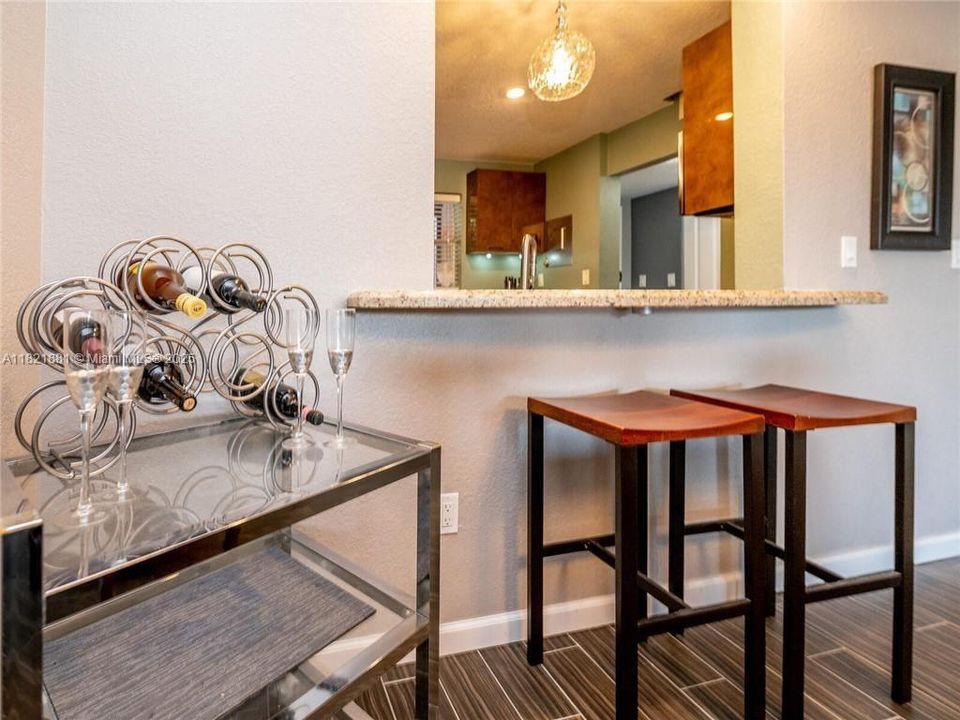 Active With Contract: $119,000 (2 beds, 2 baths, 1010 Square Feet)