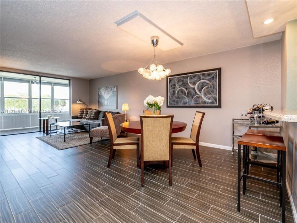 Active With Contract: $119,000 (2 beds, 2 baths, 1010 Square Feet)