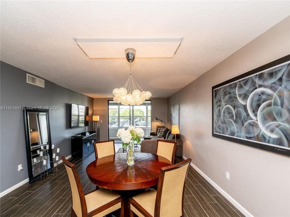 Active With Contract: $119,000 (2 beds, 2 baths, 1010 Square Feet)