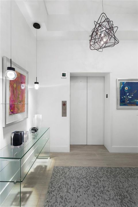 Activo con contrato: $5,950,000 (4 camas, 4 baños, 4331 Pies cuadrados)