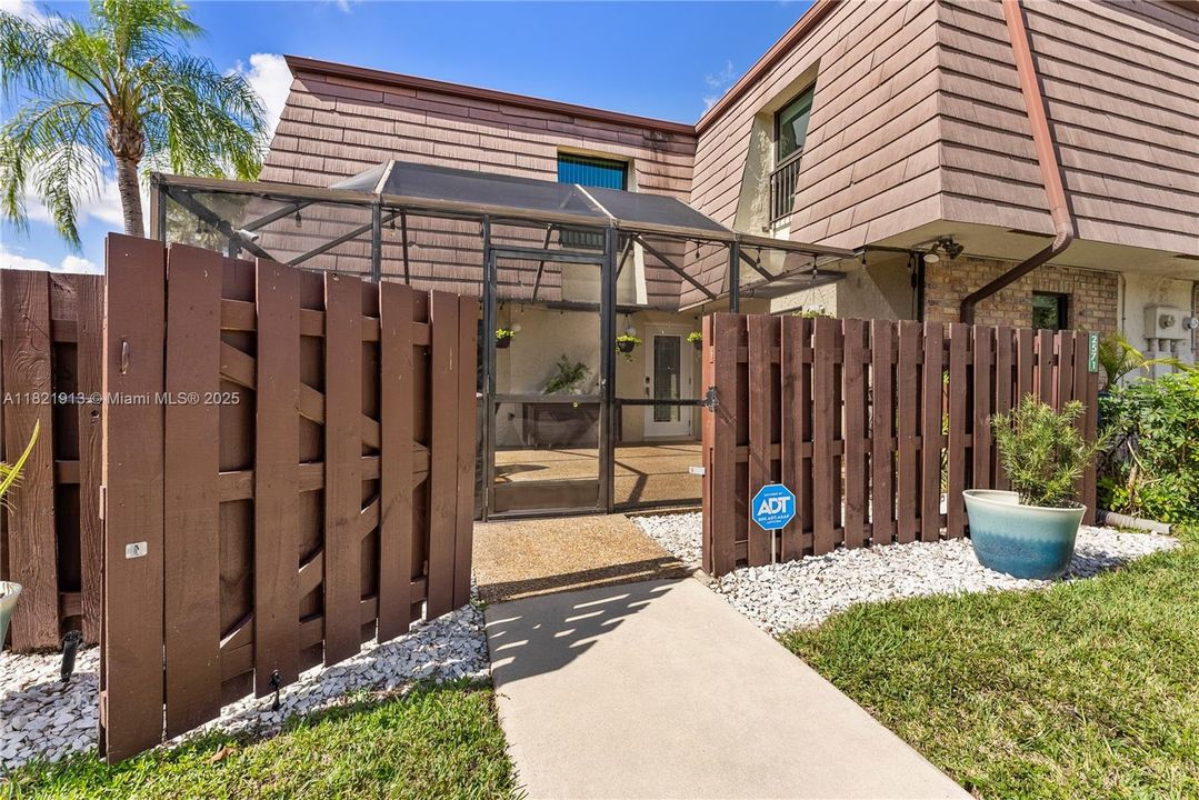 En Venta: $349,900 (2 camas, 2 baños, 1284 Pies cuadrados)