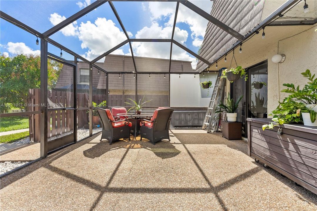 En Venta: $349,900 (2 camas, 2 baños, 1284 Pies cuadrados)