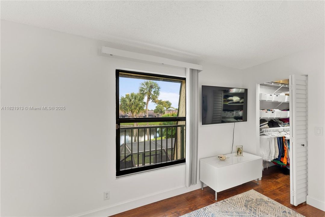 En Venta: $349,900 (2 camas, 2 baños, 1284 Pies cuadrados)