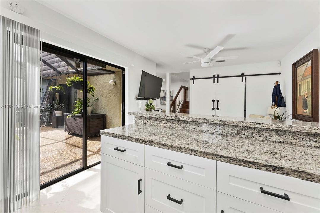 En Venta: $349,900 (2 camas, 2 baños, 1284 Pies cuadrados)