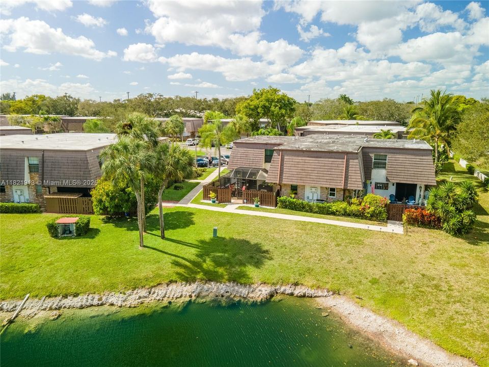 En Venta: $349,900 (2 camas, 2 baños, 1284 Pies cuadrados)