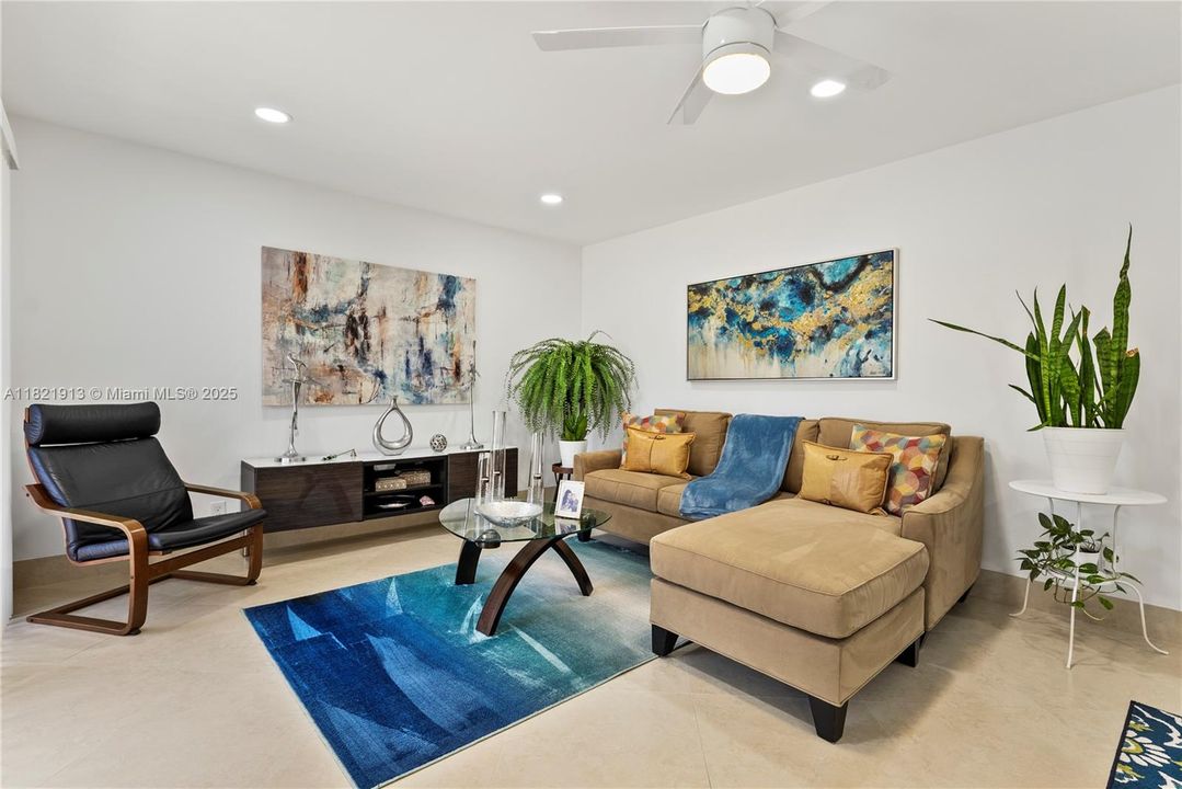 En Venta: $349,900 (2 camas, 2 baños, 1284 Pies cuadrados)