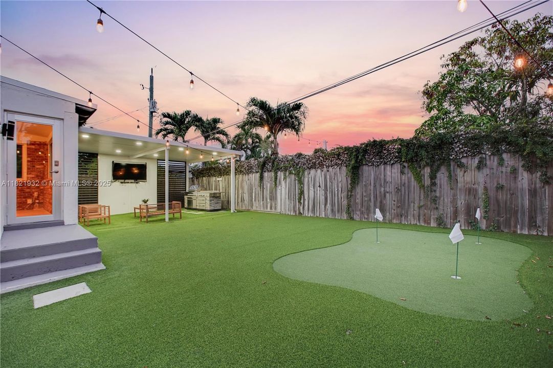 Недавно продано: $915,000 (2 спален, 2 ванн, 1331 Квадратных фут)