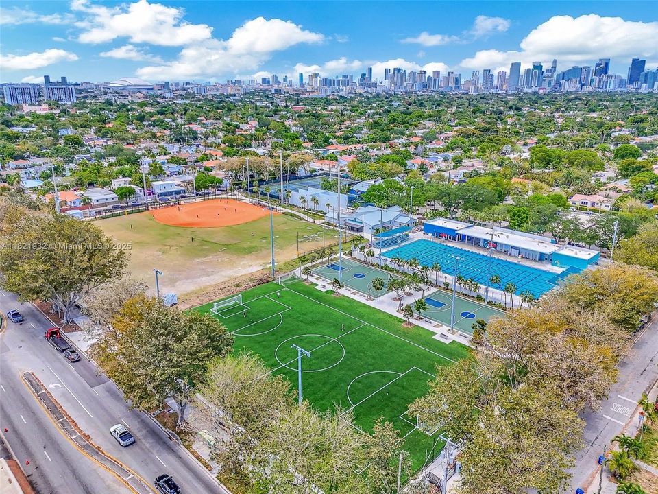 Недавно продано: $915,000 (2 спален, 2 ванн, 1331 Квадратных фут)