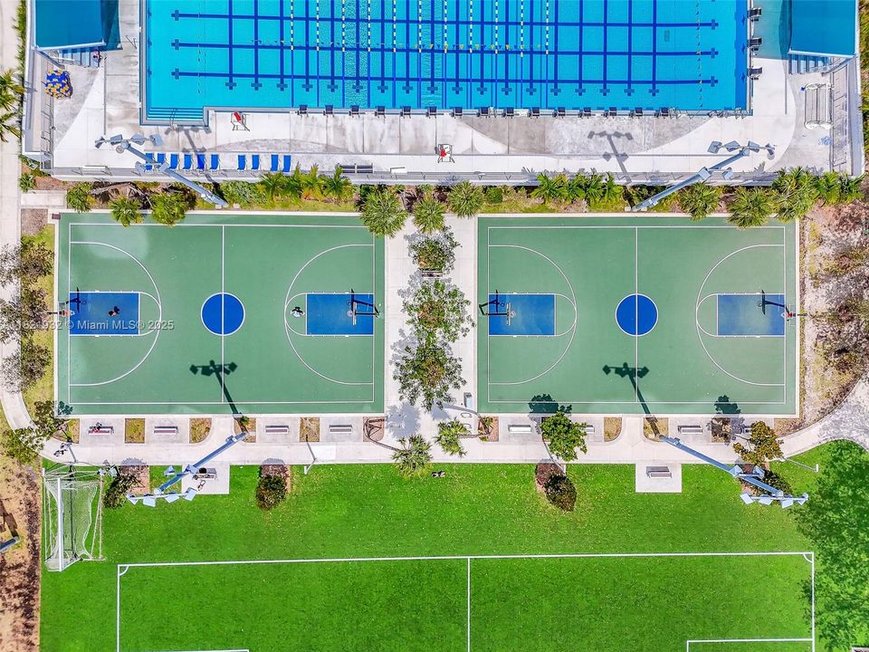 Недавно продано: $915,000 (2 спален, 2 ванн, 1331 Квадратных фут)