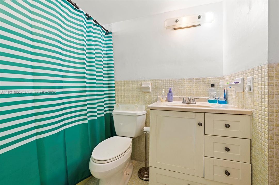 待售: $189,900 (1 贝兹, 1 浴室, 768 平方英尺)