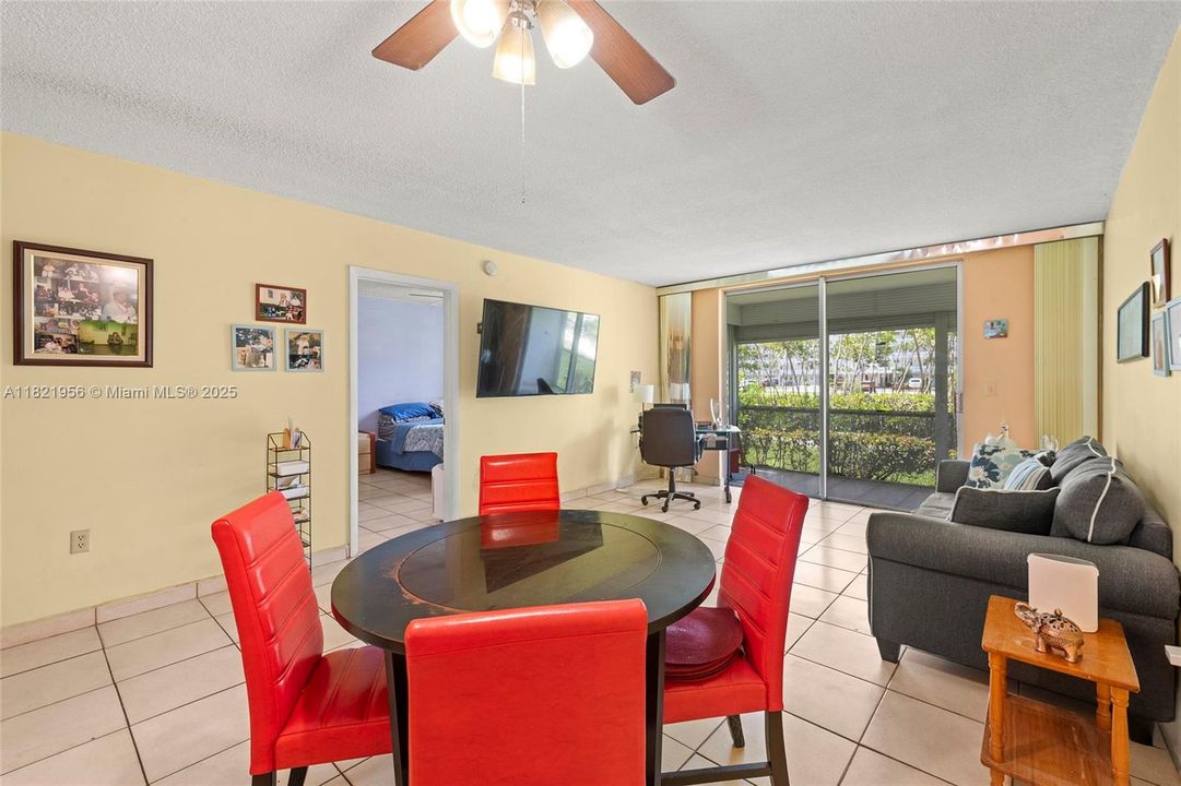 待售: $189,900 (1 贝兹, 1 浴室, 768 平方英尺)