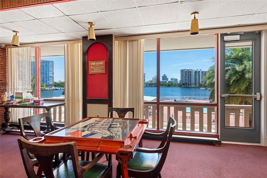 待售: $189,900 (1 贝兹, 1 浴室, 768 平方英尺)