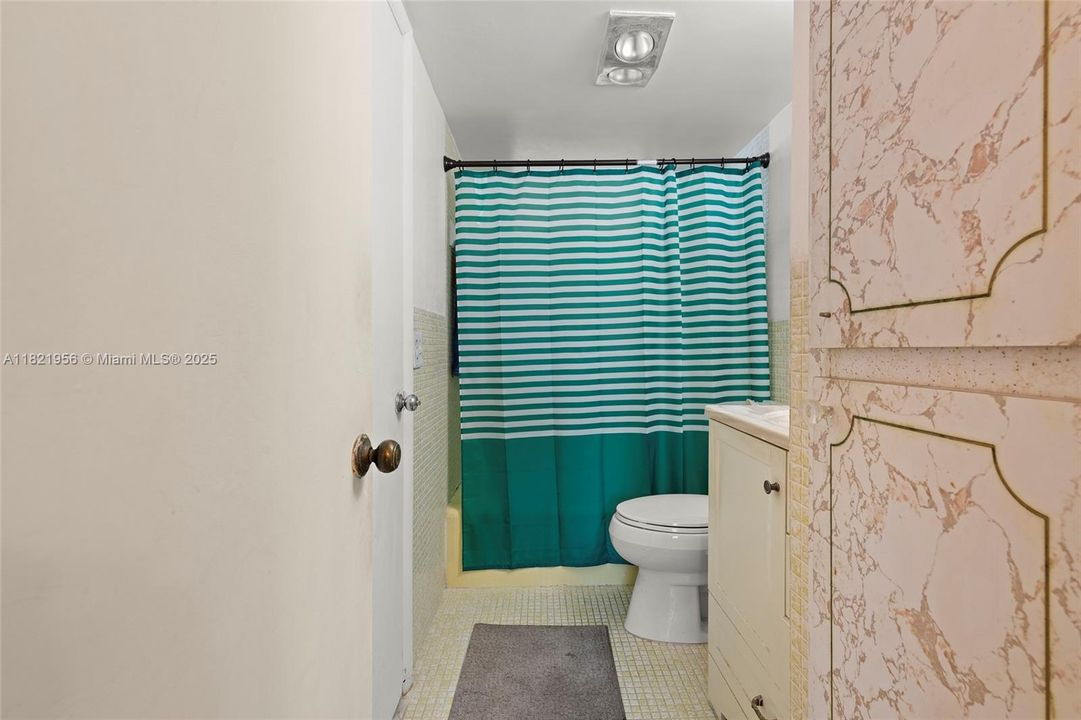 待售: $189,900 (1 贝兹, 1 浴室, 768 平方英尺)