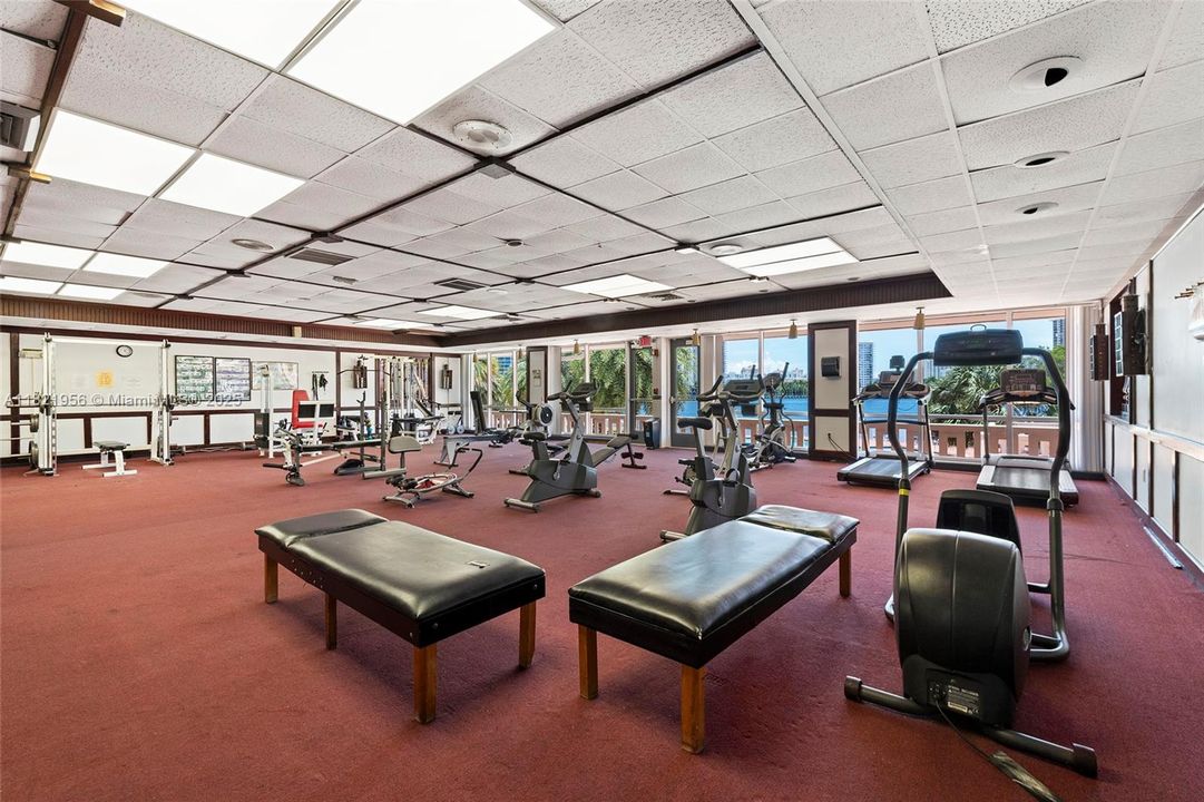 待售: $189,900 (1 贝兹, 1 浴室, 768 平方英尺)