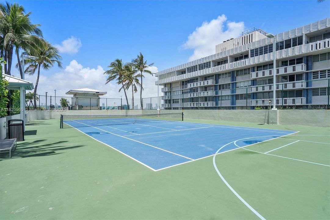 最近售出: $555,000 (1 贝兹, 1 浴室, 746 平方英尺)