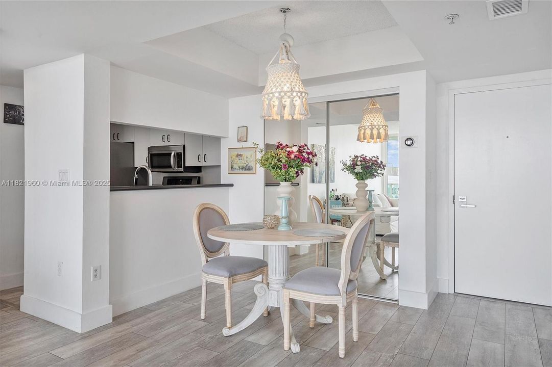 最近售出: $555,000 (1 贝兹, 1 浴室, 746 平方英尺)