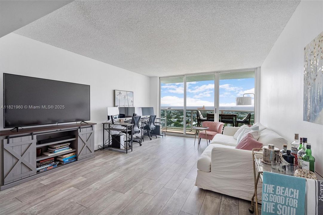 最近售出: $555,000 (1 贝兹, 1 浴室, 746 平方英尺)