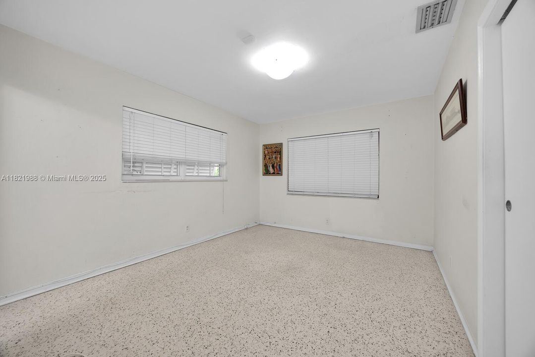 Недавно продано: $1,175,000 (3 спален, 2 ванн, 1440 Квадратных фут)