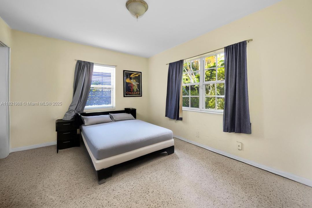 Недавно продано: $1,175,000 (3 спален, 2 ванн, 1440 Квадратных фут)