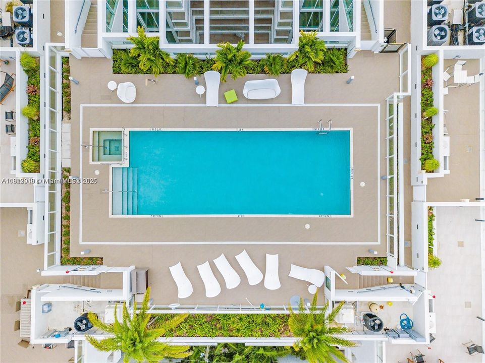 待售: $1,025,000 (2 贝兹, 2 浴室, 1703 平方英尺)