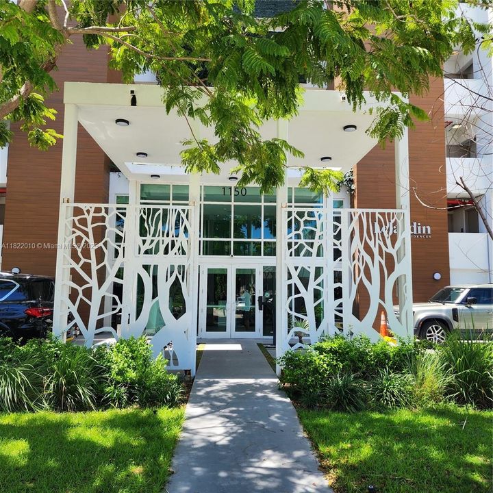 待售: $1,025,000 (2 贝兹, 2 浴室, 1703 平方英尺)