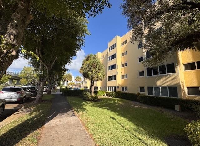 Vendido Recientemente: $330,000 (2 camas, 1 baños, 906 Pies cuadrados)