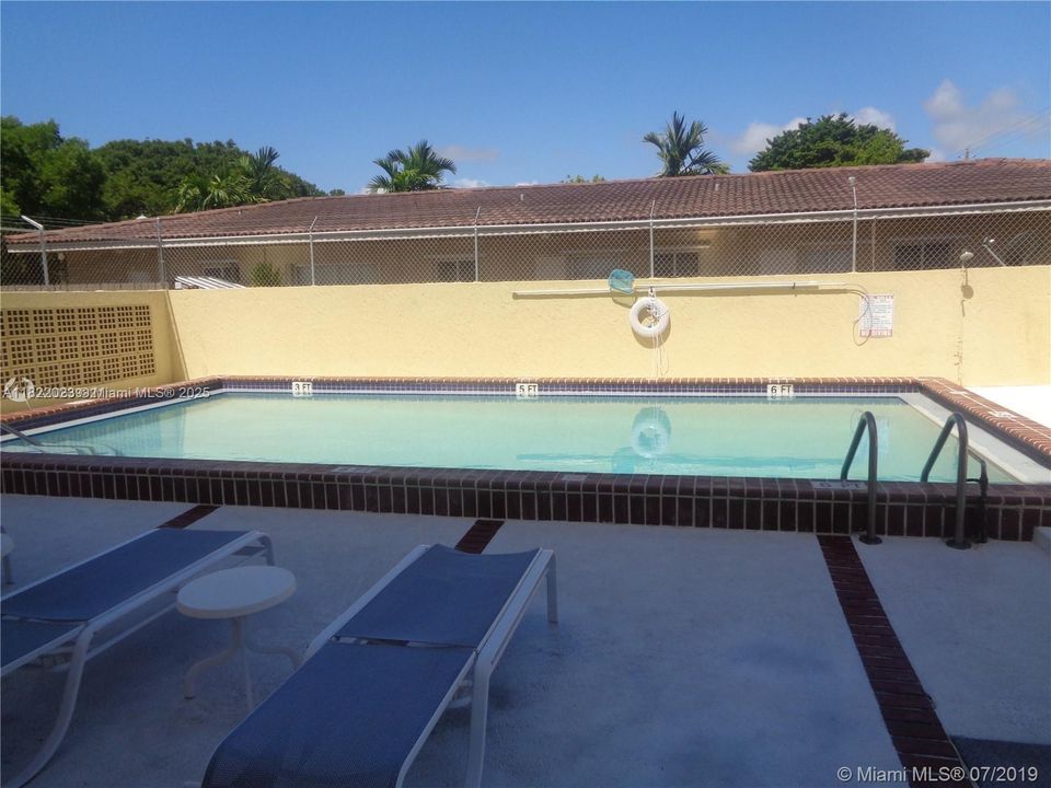 Vendido Recientemente: $330,000 (2 camas, 1 baños, 906 Pies cuadrados)