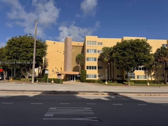 Vendido Recientemente: $330,000 (2 camas, 1 baños, 906 Pies cuadrados)