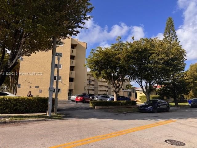 Vendido Recientemente: $330,000 (2 camas, 1 baños, 906 Pies cuadrados)